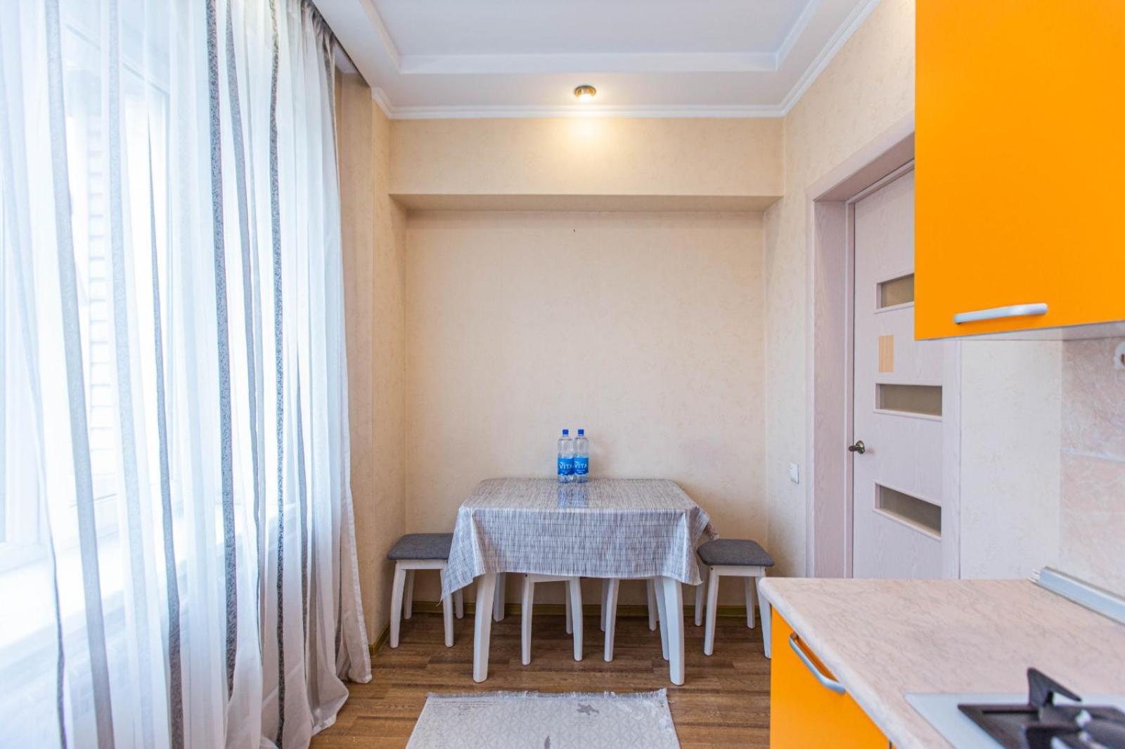 Apartment Kazakhstan 35Kv Алма Ата Екстериор снимка